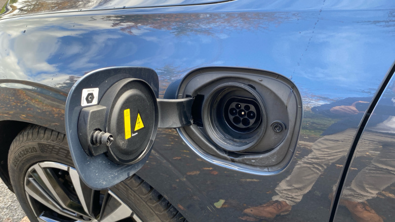 Volvo XC60 2.0 T8 [455] RC PHEV Ultimate Dark 5dr AWD Gtron Estate